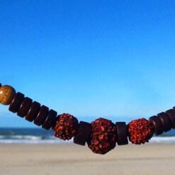 ederkette Rudraksha Energie Halskette Yoga Amulett für Damen und Herren Sie kühlen den Körper und schützen vor negativen Kräften und Gedanken