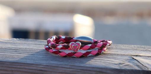 Freundschaftsarmband Herz Wickelarmband Surferarmband aus geflochtenes Leder , Damen Leder Wickeln Armband für Strand oder Stadt zu Tragen . Sylt