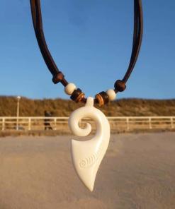 81stgeneration Frauen Männer Hand Geschnitzte Knochen Maori Stammes Walflosse Koru Anhänger Halskette 