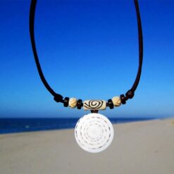 Muschelkette Hawaii Halskette Damenkette - Damen Muschel Lederkette für Strand oder Büro zu Tragen.
