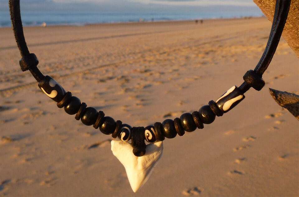 Haifischzahnkette Aloha Love Haizahn Fischkette Zahn Lederkette Haifischzahnkette Aloha Love Haizahn Fischkette Zahn Lederkette