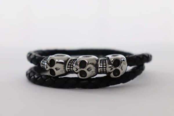 Schwarzes Totenkopf Männer Lederarmband