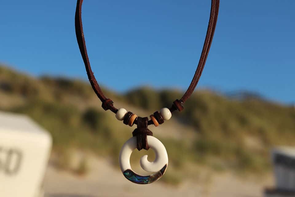 Halskette Koru Spiral Lederkette