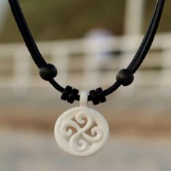 Koru Lederkette Damen Surferkette - Symbolisiert Wachstum und Harmonie. Neuseeland Anhänger