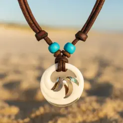 Damen Halskette Koru Farnblatt - Damen Anhänger aus Knochen und Abalone Paua Muschel. Neuseeland.