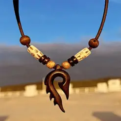 Holzkette Hei Matau Lederkette - Treibholz Anhänger, handgefertigt Schmuck aus Neuseeland