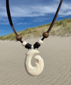 Maori Halskette Hei Matau - Handgefertigter Anhänger aus Neuseeland, für Damen und Herren.