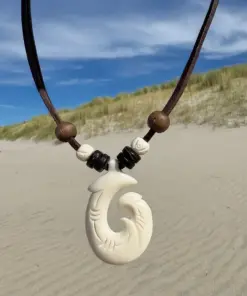 Maori Halskette Hei Matau - Handgefertigter Anhänger aus Neuseeland, für Damen und Herren.