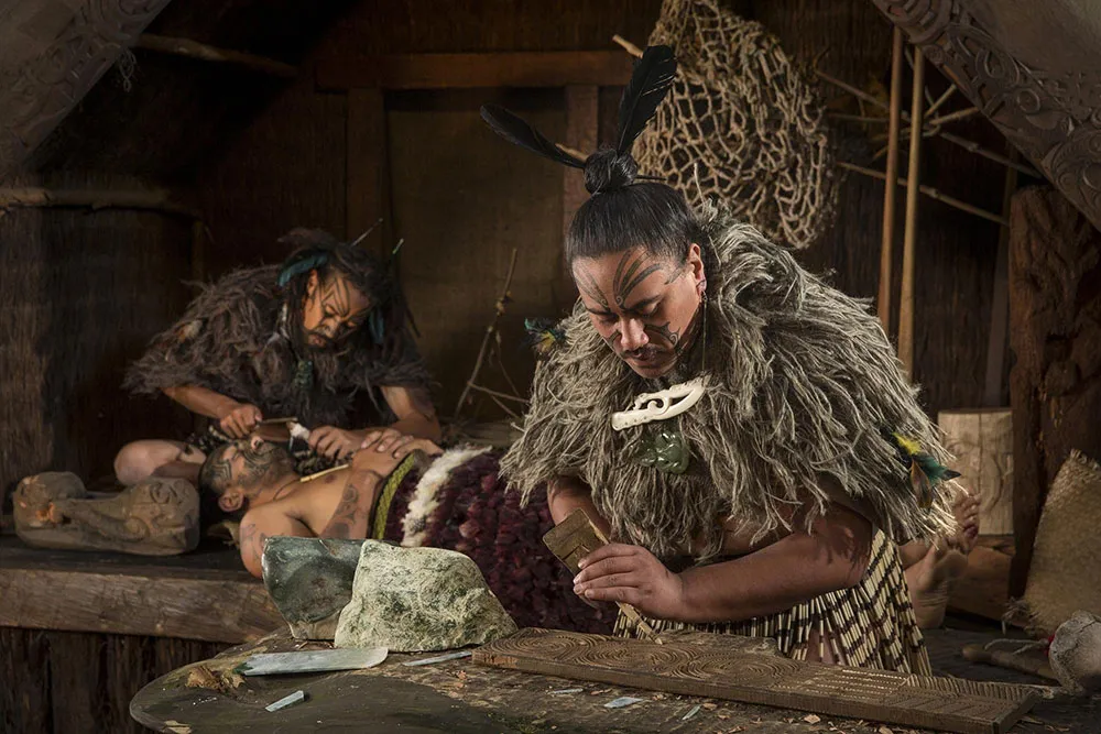 Maori Schmuck aus Neuseeland - Hei Matau, Tiki , Koru , Twist und Manaia Anhänger