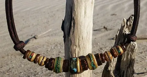 Surferhalskette Enegie Kraft Lederhalskette